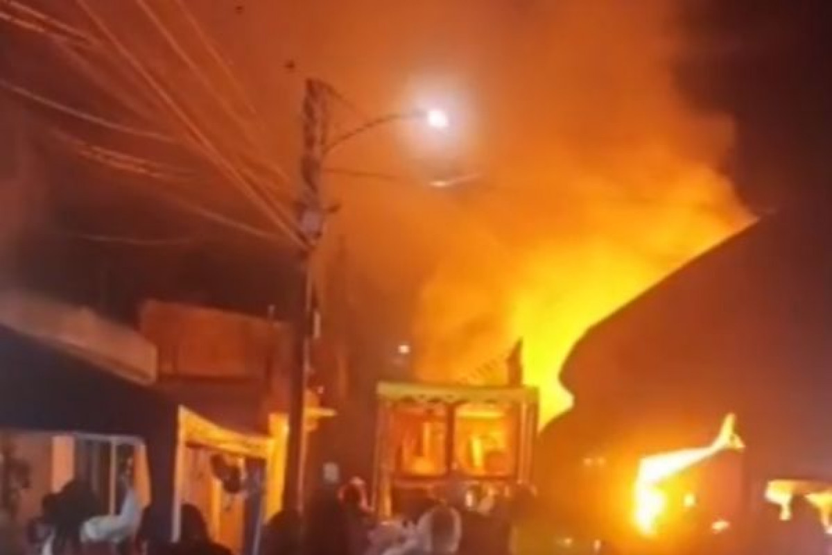 Vendedores correram para salvar suas barracas