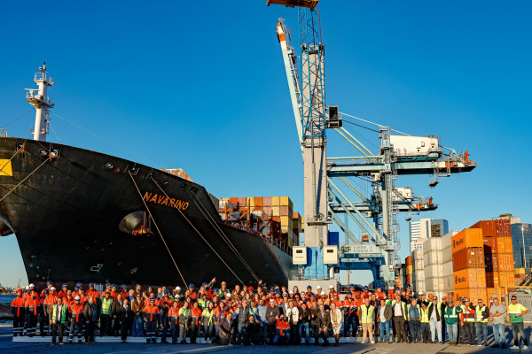 29.05.2025 - Presidente da República, Luiz Inácio Lula da Silva, posa para fotografia com Trabalhadoras e Trabalhadores do Porto de Itajaí. Itajaí - SC.??Foto: Ricardo Stuckert / PR
