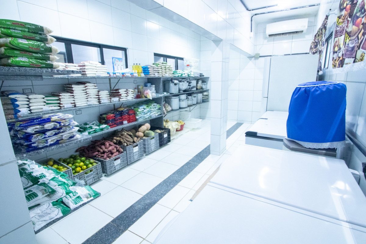Creches possuem cozinhas amplas e equipadas