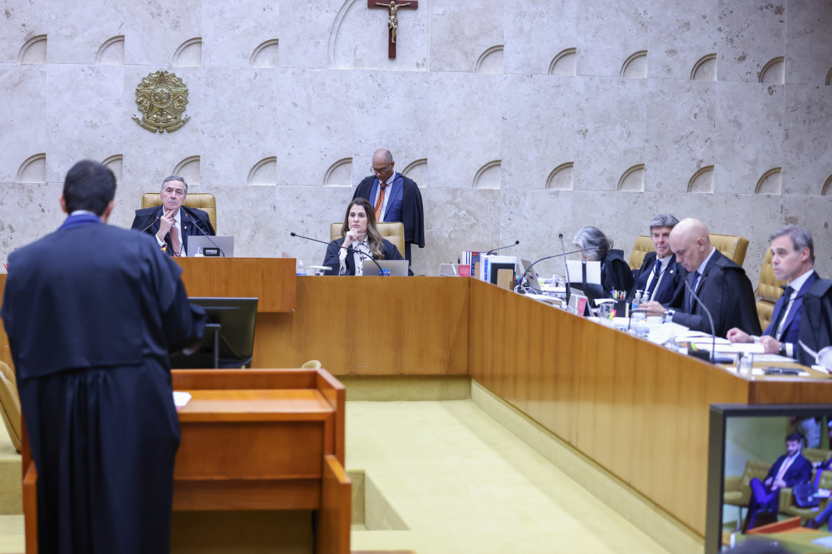 Sessão plenária do STF.