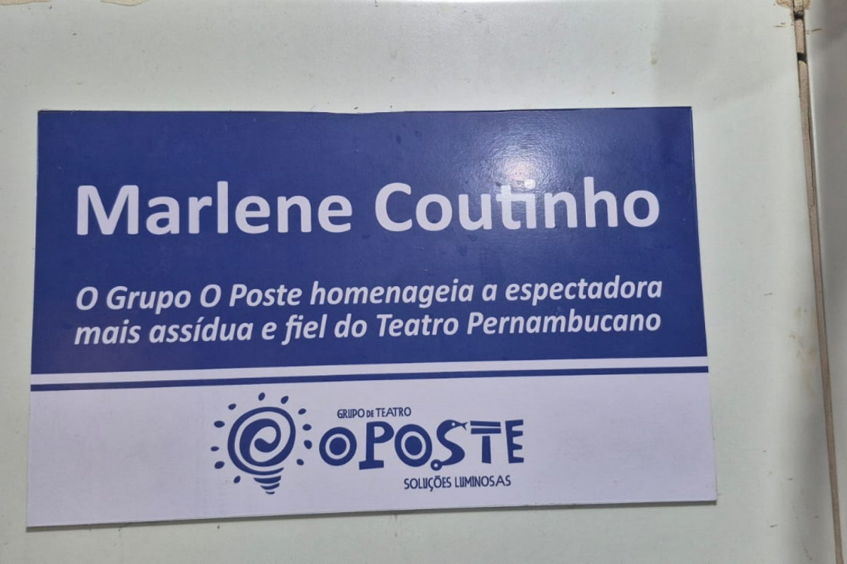 Placa em homenagem a Marlene Coutinho.