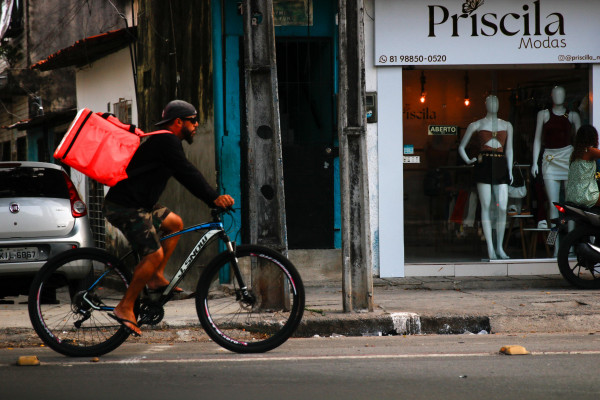 Maioria dos ciclistas do Recife usam bike para ir ao trabalho (Foto: Marina Torres/DP Foto)