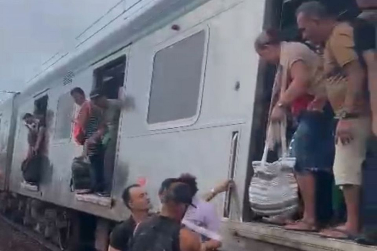 Ramal Jaboatão apresenta problemas entre as estações Floriano e Cavaleiro
(Reprodução/redes sociais) Ramal Jaboatão apresenta problemas entre as estações Floriano e Cavaleiro
/Reprodução/redes sociais