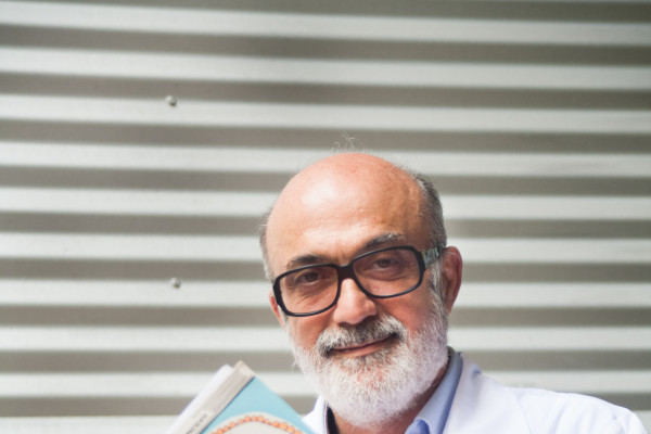 Retrato do fundador e presidente da Associação Viva e Deixe Viver, Valdir Cimino