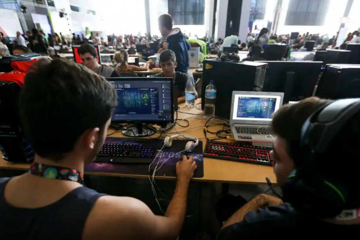 Estudantes de graduação na área de tecnologia poderão receber bolsas de R$500 ou R$200 pelo InovaTec-PE. (Marcelo Camargo/Agência Brasil) Estudantes de graduação na área de tecnologia poderão receber bolsas de R$500 ou R$200 pelo InovaTec-PE./Marcelo Camargo/Agência Brasil