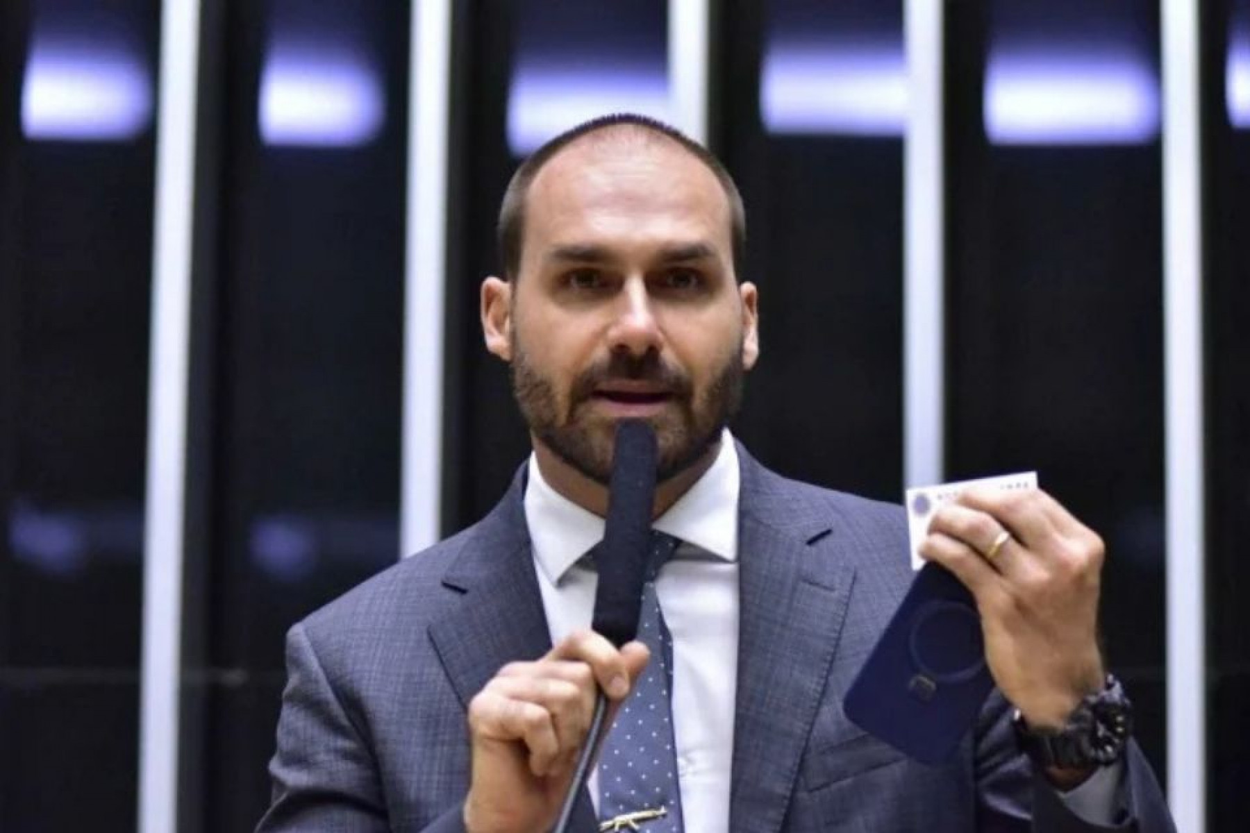 Eduardo Bolsonaro se disse perseguido e pedirá 