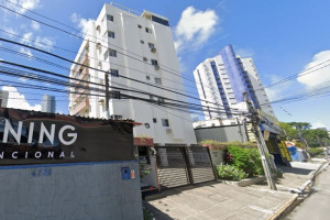 Prédio tem seis andares e é do tipo pilotis