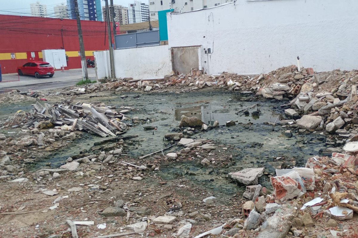Água suja está provocando o aumento na quantidade de muriçoca na região (Foto:Cortesia / Whatsapp) Água suja está provocando o aumento na quantidade de muriçoca na região/Foto:Cortesia / Whatsapp
