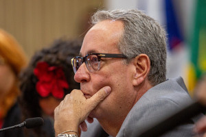 Recife, PE, 09/06/2025 - ALEPE REAJUSTE SALARIAL DOS PROFESSORES - Na manh&atilde; desta segunda-feira(09), os deputados, &Aacute;lvaro Porto, Rosa Amorim, Dani Portela, Coronel Feitosa,  Ant&ocirc;nio Coelho,  Diogo Moraes, Jo&atilde;o Paulo, Mario Ricardo, Rodrigo Farias, receberam os professores do estado no auditoria da Alepe para debater sobre sobre  a vota&ccedil;&atilde;o do reajuste salarial.