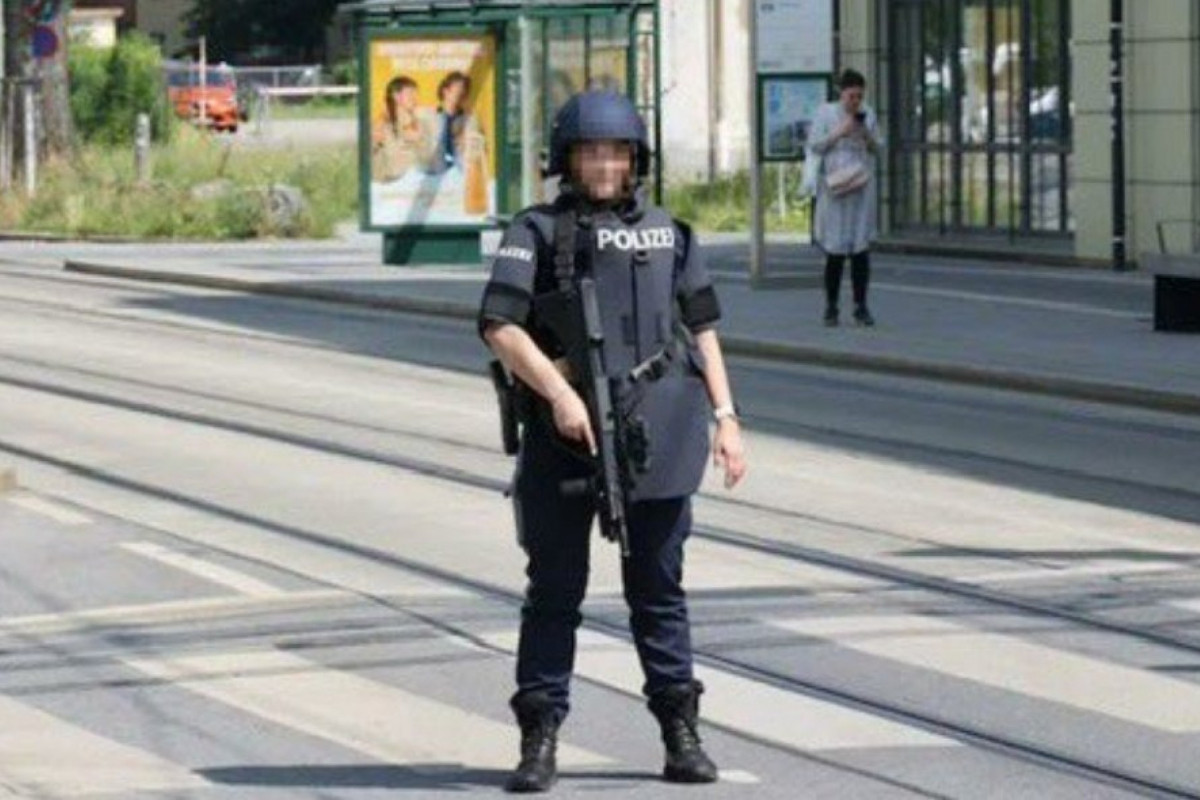 Policiais, unidades especiais e helicópteros foram designados para responder ao incidente, ocorrido na cidade de Graz, no sudeste da Áustria (Foto: Reprodução/X) Policiais, unidades especiais e helicópteros foram designados para responder ao incidente, ocorrido na cidade de Graz, no sudeste da Áustria/Foto: Reprodução/X