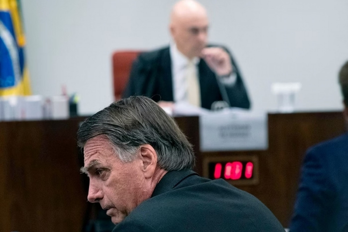 Moraes nega pedido de Bolsonaro para exibir vídeos em interrogatório (Hugo Barreto/Metrópoles) Moraes nega pedido de Bolsonaro para exibir vídeos em interrogatório/Hugo Barreto/Metrópoles