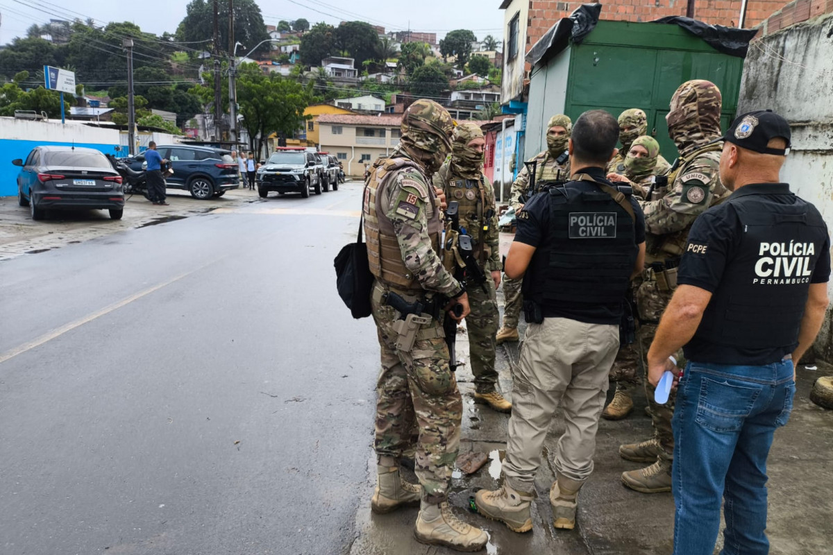 Operação da Polícia Civil cumpre 11 mandados no Recife e em Jaboatão
(Divulgação/PCPE) Operação da Polícia Civil cumpre 11 mandados no Recife e em Jaboatão
/Divulgação/PCPE