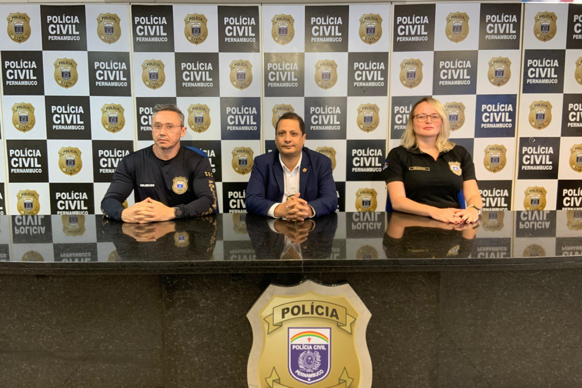 Polícia desarticula esquema de clonagem, rastreio e furto de veículos no Grande Recife
(Divulgação/PCPE) Polícia desarticula esquema de clonagem, rastreio e furto de veículos no Grande Recife
/Divulgação/PCPE
