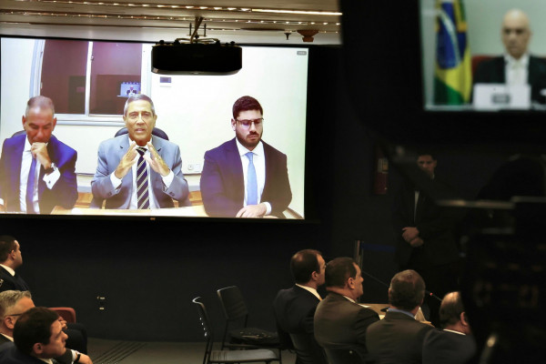 Interrogatório de Braga Netto
