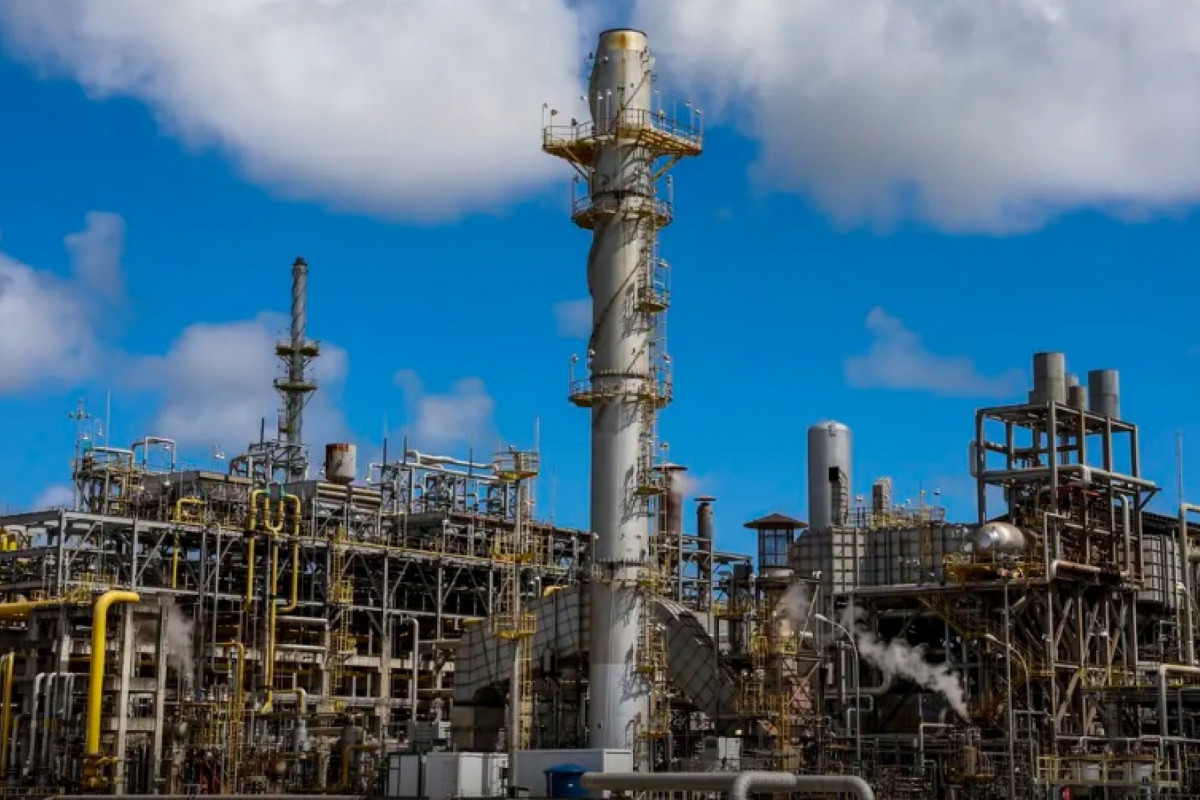 A retomada das atividades da refinaria Abreu Lima é apontada como o principal fator que influenciou para o resultado positivo do PIM. (Fernando Frazão/Agência Brasil) A retomada das atividades da refinaria Abreu Lima é apontada como o principal fator que influenciou para o resultado positivo do PIM./Fernando Frazão/Agência Brasil