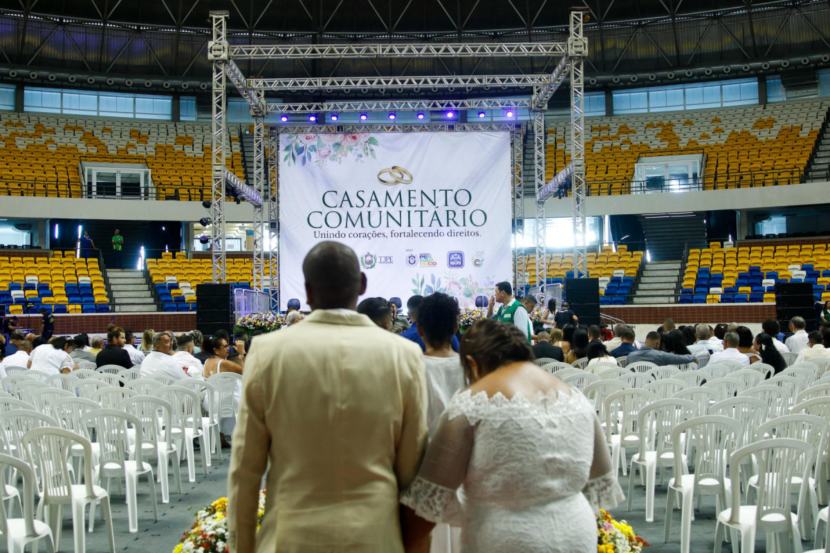 Casamento coletivo foi realizado no Geraldão, no Recife (Marina Torres/ DP) Casamento coletivo foi realizado no Geraldão, no Recife /Marina Torres/ DP