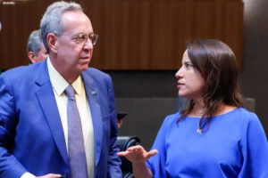 Presidente da Alepe, &Aacute;lvaro Porto, e governadora Raquel Lyra