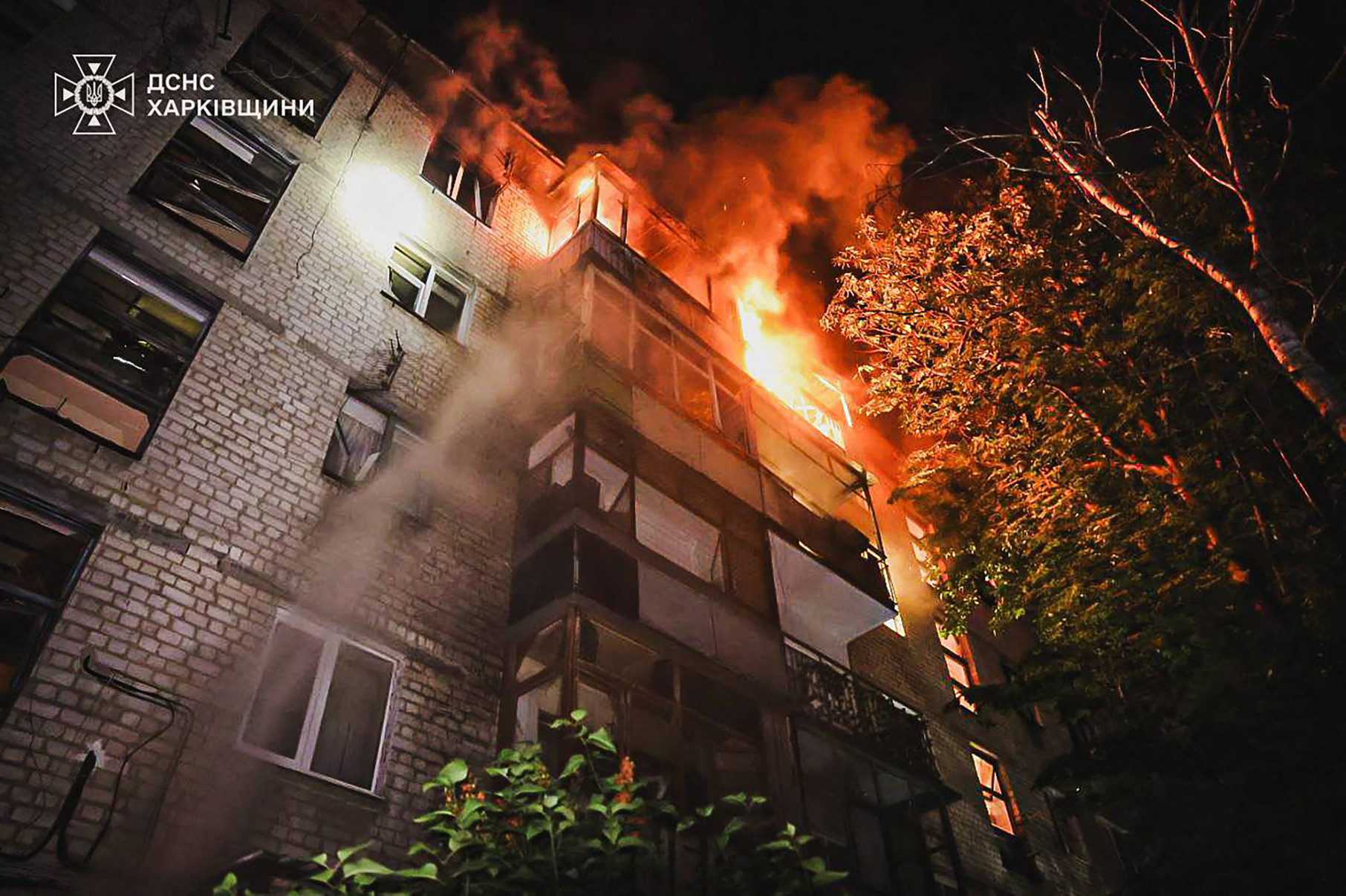 Prédio atingido por drone na região de Kharkiv