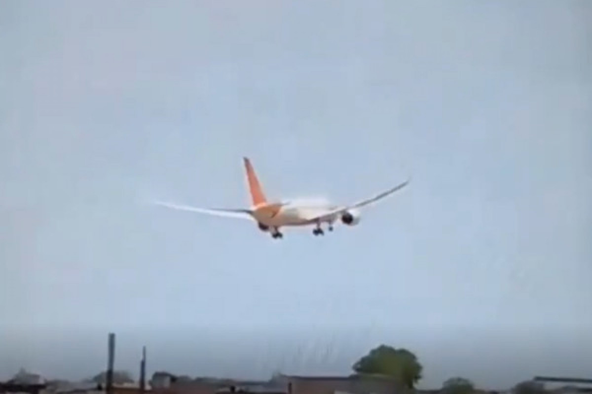 Avião com mais de 200 passageiros cai na Índia; voo seguia para Londres