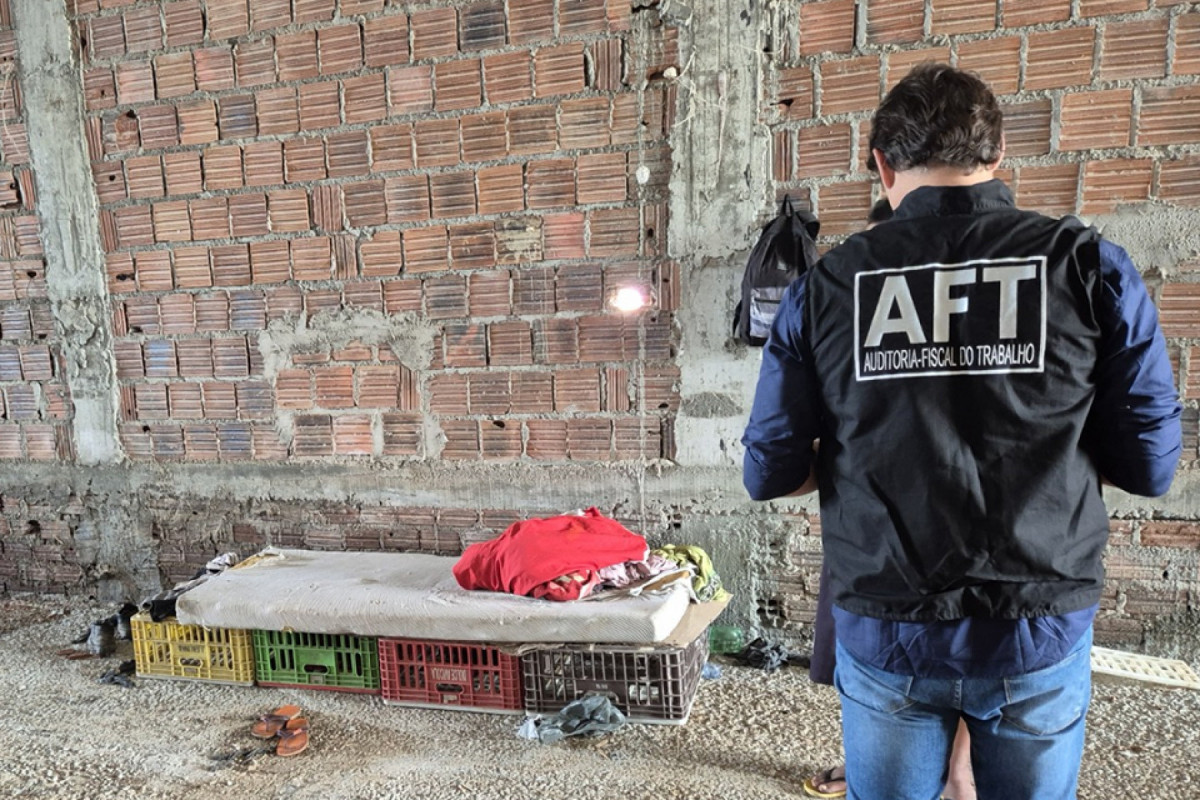 Fiscalização em granja identificou trabalhadores em condições análogas à escravidão em Caruaru (Divulgação/MPT) Fiscalização em granja identificou trabalhadores em condições análogas à escravidão em Caruaru/Divulgação/MPT