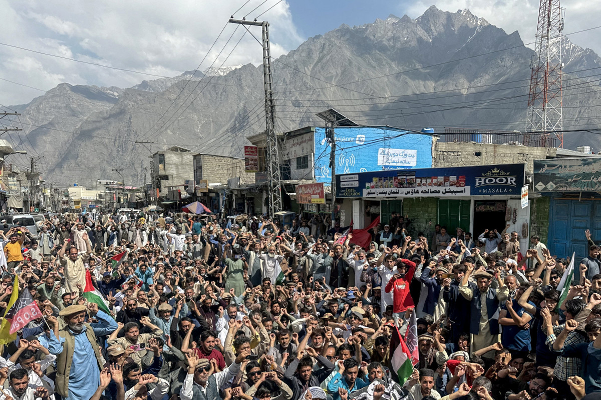 Muçulmanos xiitas gritam palavras de ordem durante um protesto contra a onda de ataques israelenses contra o Irã, em Skardu, na região montanhosa de Gilgit-Baltistan, no Paquistão, em 13 de junho de 2025. O Paquistão, o único país islâmico com armas nucleares, Muçulmanos xiitas gritam palavras de ordem durante um protesto contra a onda de ataques israelenses contra o Irã, em Skardu, na região montanhosa de Gilgit-Baltistan, no Paquistão, em 13 de junho de 2025. O Paquistão, o único país islâmico com armas nucleares,
