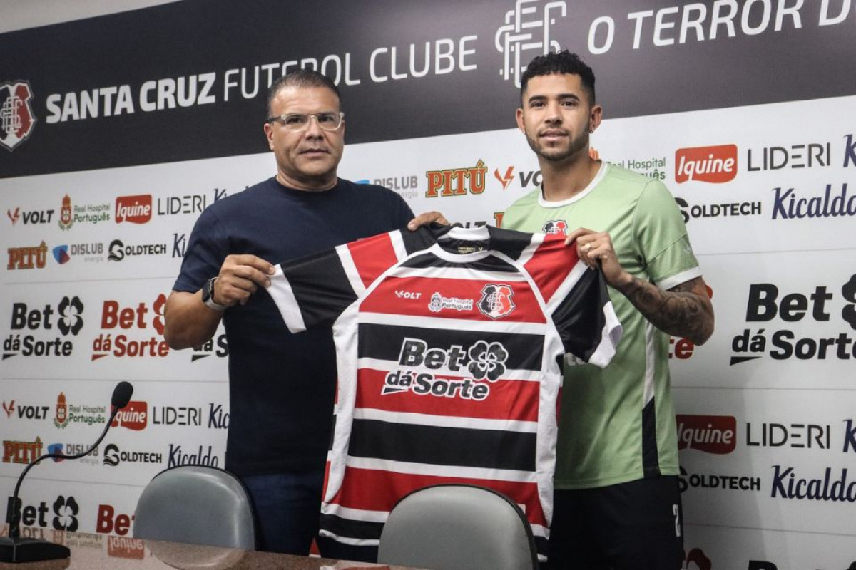 Novo reforço do Santa Cruz, Renato aposta em novo ciclo no Arruda (Evelyn Victoria/SCFC) Novo reforço do Santa Cruz, Renato aposta em novo ciclo no Arruda/Evelyn Victoria/SCFC