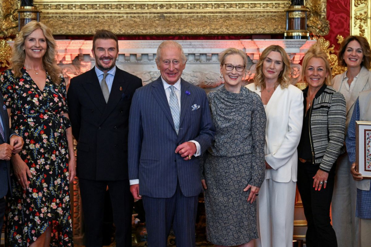 Meryl Streep, David Beckham e Kate Winslet ao lado do Rei Charles III.
(Getty Images) Meryl Streep, David Beckham e Kate Winslet ao lado do Rei Charles III.
/Getty Images