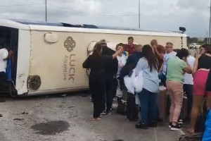 Veículo tombou e deixou vários feridos em Ipojuca