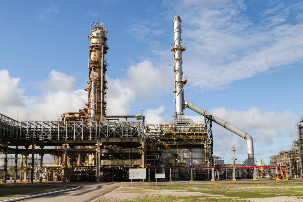 Com o potencial para gerar aproximadamente 30 mil empregos diretos e indiretos, o início das operações do Trem 2 da RNEST está previsto para 2026, com a conclusão em 2029 (Foto: Sandy James/DP Foto) Com o potencial para gerar aproximadamente 30 mil empregos diretos e indiretos, o início das operações do Trem 2 da RNEST está previsto para 2026, com a conclusão em 2029/Foto: Sandy James/DP Foto