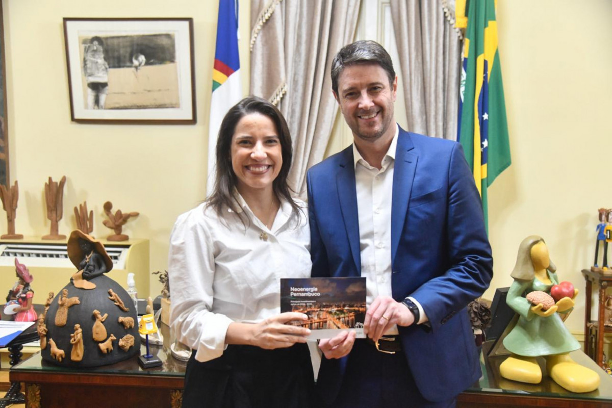 Governadora Raquel Lyra e o CEO da Neoenergia, Eduardo Capelastegui (Foto: Léo Caldas) Governadora Raquel Lyra e o CEO da Neoenergia, Eduardo Capelastegui /Foto: Léo Caldas