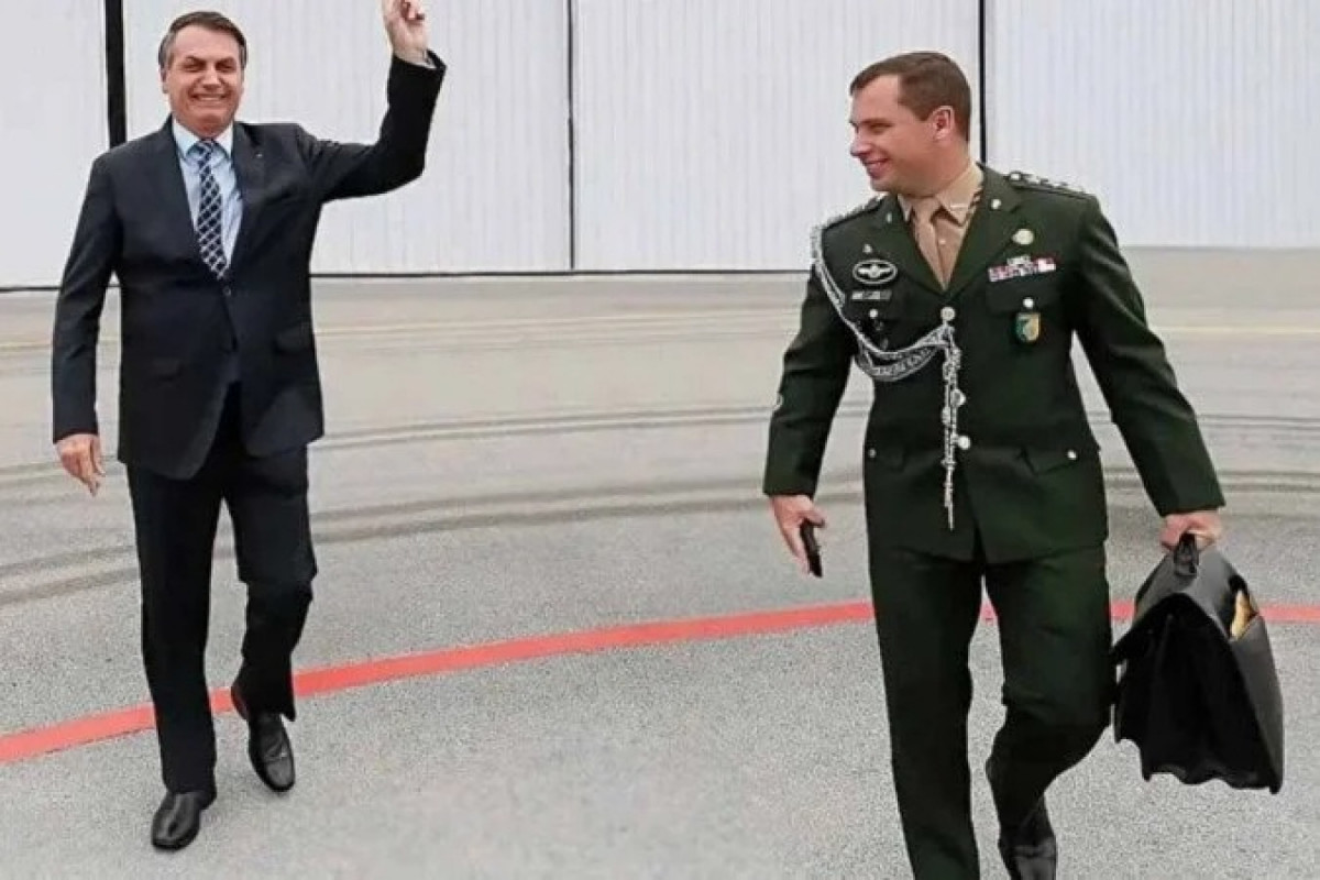 Os advogados de Bolsonaro pediram a anulação da delação de Cid e afirmaram ao STF que mensagens mostram Os advogados de Bolsonaro pediram a anulação da delação de Cid e afirmaram ao STF que mensagens mostram