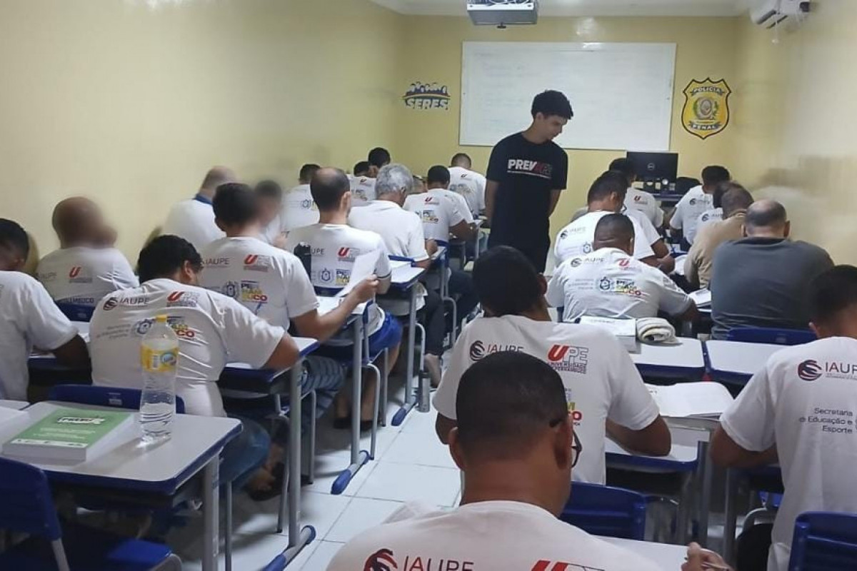 Parceria da SEAP e UPE amplia curso pré-vestibular Prevupe (Divulgação/SEAP) Parceria da SEAP e UPE amplia curso pré-vestibular Prevupe/Divulgação/SEAP