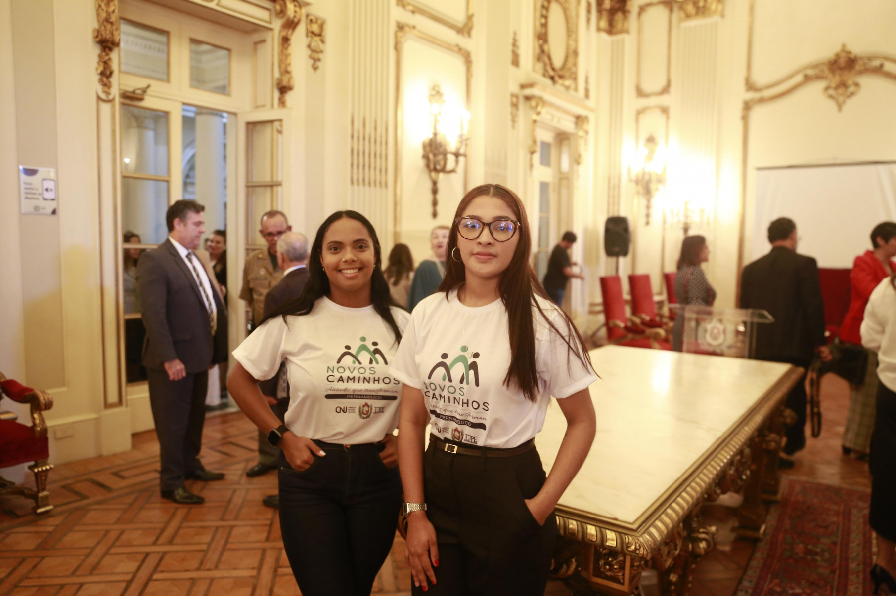 Vitória Adriana e Vitória Maria, jovens participantes do Programa Novos Caminhos
