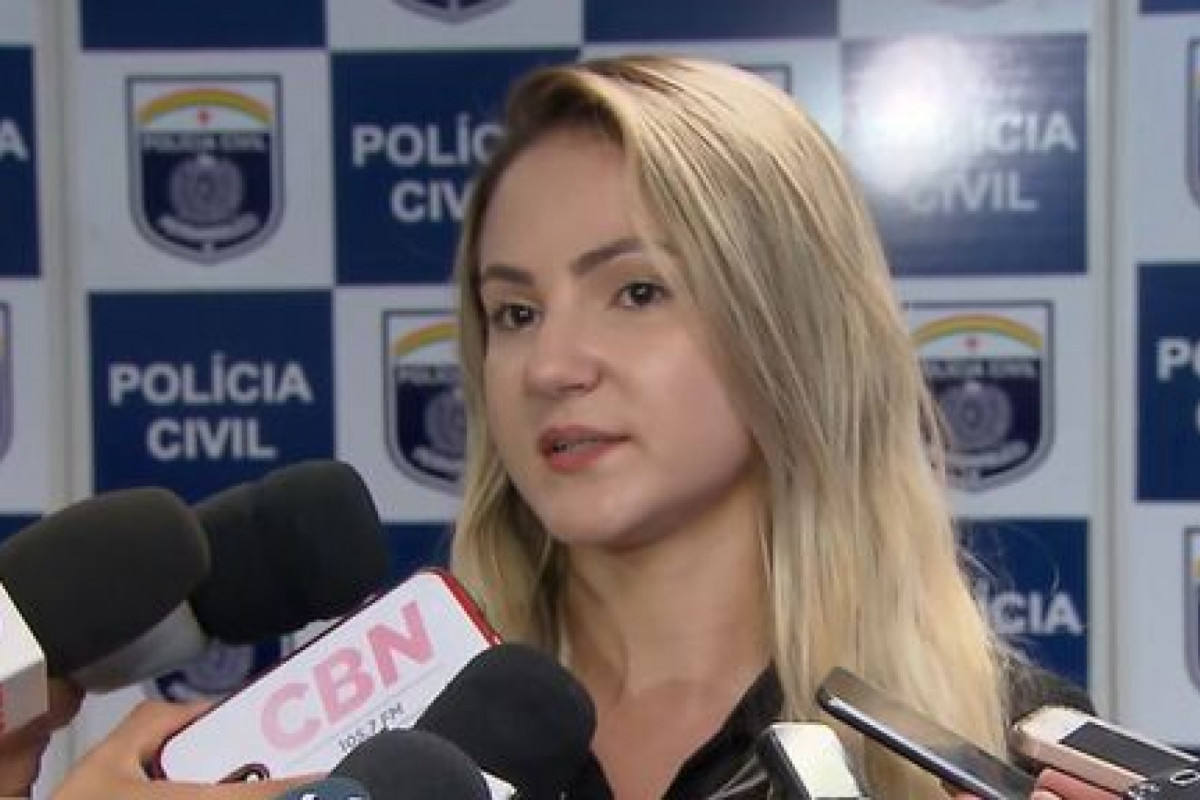Delegada é punida pela SDS por contato telefônico com Rodrigo Carvalheira
(Reprodução/TVGlobo) Delegada é punida pela SDS por contato telefônico com Rodrigo Carvalheira
/Reprodução/TVGlobo
