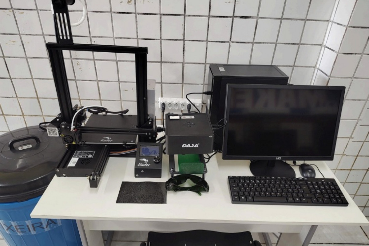 Registro de computador em escola em São Bento do Una.