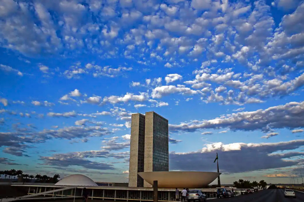 Nuvens sobre o Congresso Nacional