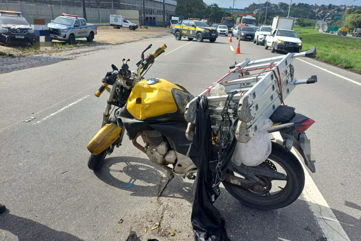 Motocilcista morreu no local