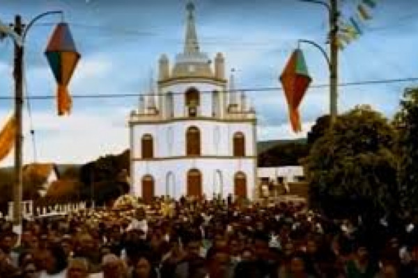Documentário de Andrucha Waddington foi lançado em 2002.