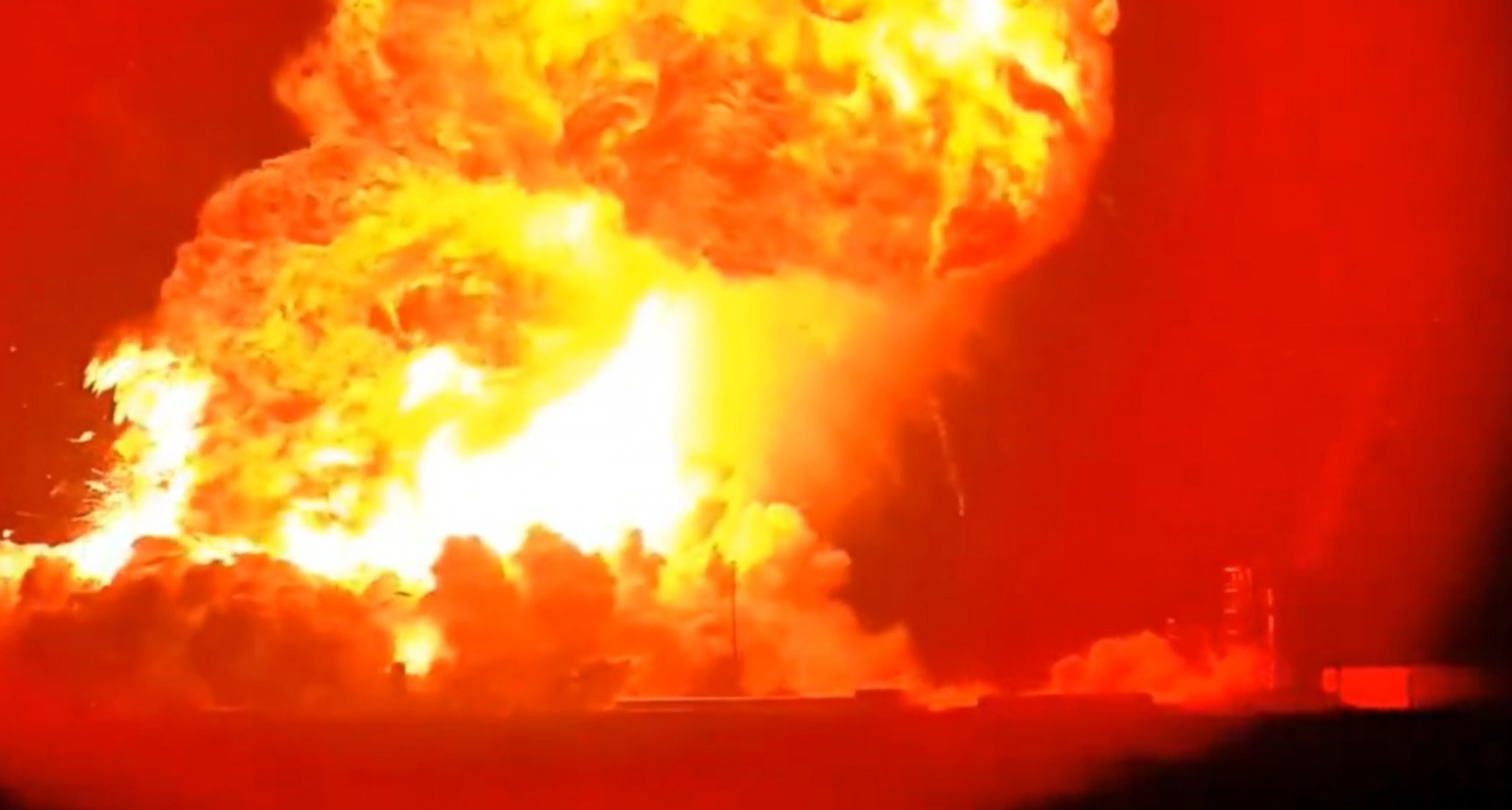 Megafoguete durante explosão 