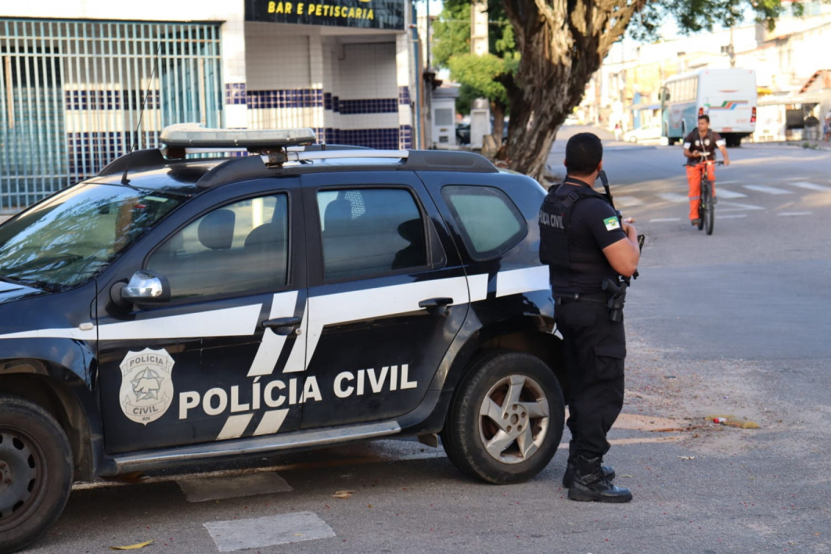 Homem mata companheira, toca fogo na casa e ainda impede entrada de Bombeiros
(Divulgação/PCPE) Homem mata companheira, toca fogo na casa e ainda impede entrada de Bombeiros
/Divulgação/PCPE