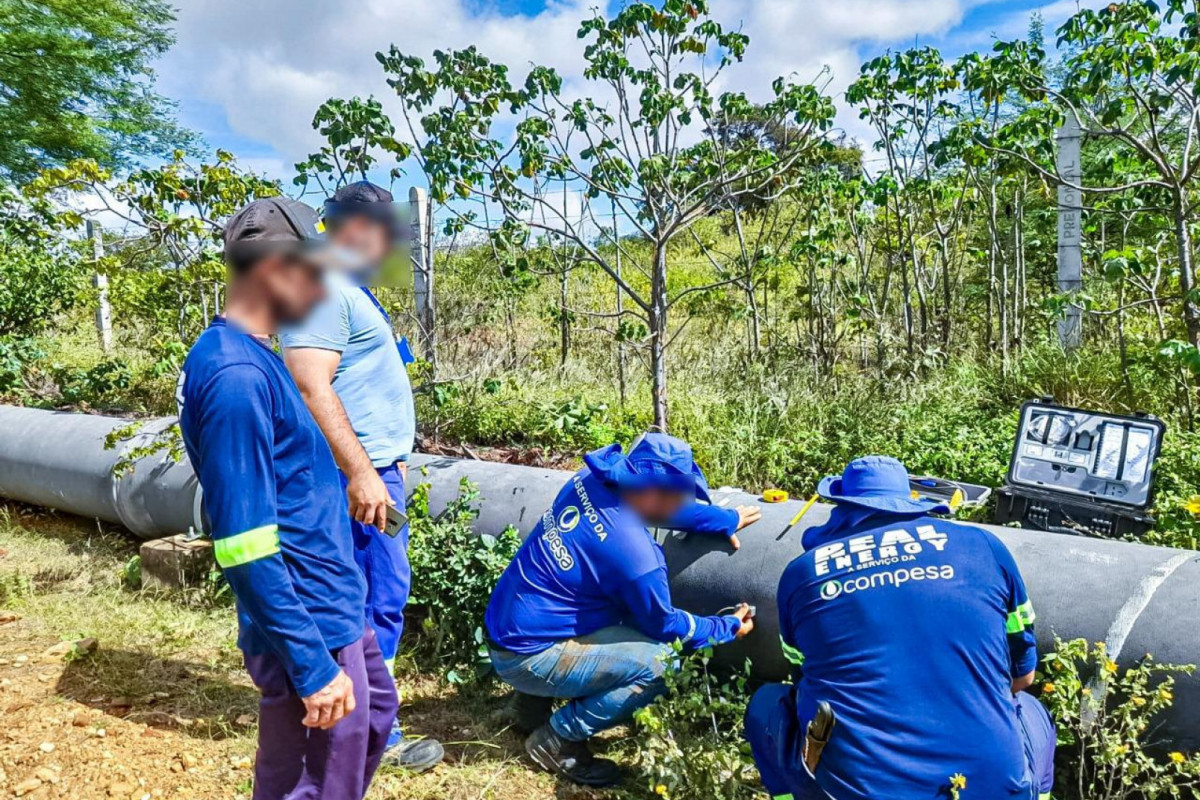 Tubulação clandestina foi descoberta no Sertão (Divulgação) Tubulação clandestina foi descoberta no Sertão /Divulgação