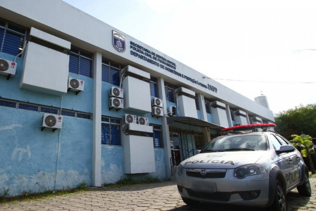 A morte do suspeito ocorreu momentos após ele tentar se matar na DHPP