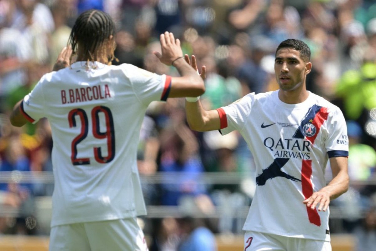 Hakimi foi autor do segundo gol da vitória do PSG sobre o Seattle Sounders (JUAN MABROMATA / AFP) Hakimi foi autor do segundo gol da vitória do PSG sobre o Seattle Sounders/JUAN MABROMATA / AFP