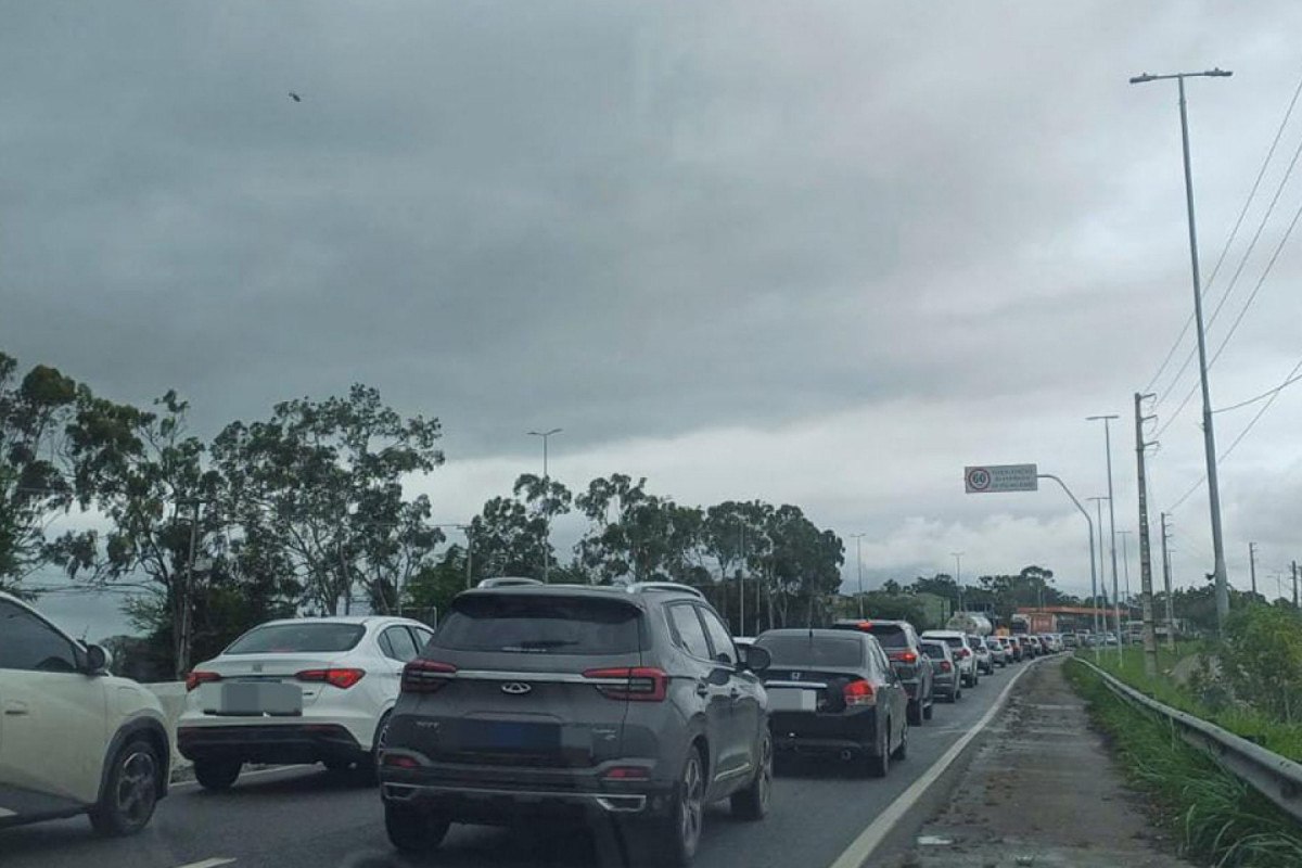 Gravatá com trânsito lento e alguns pontos de retenção/DIVULGAÇÃO/PRF