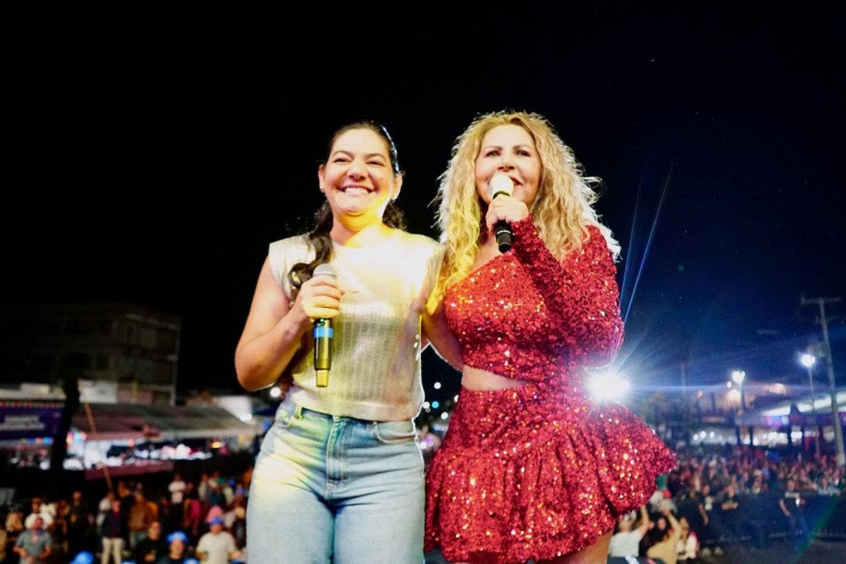 Viviane Facundes e Cristina Amaral.