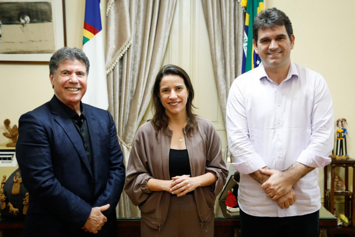 Lula cabral, Raquel Lyra e Marcelo Gouveia durante encontro no Palácio