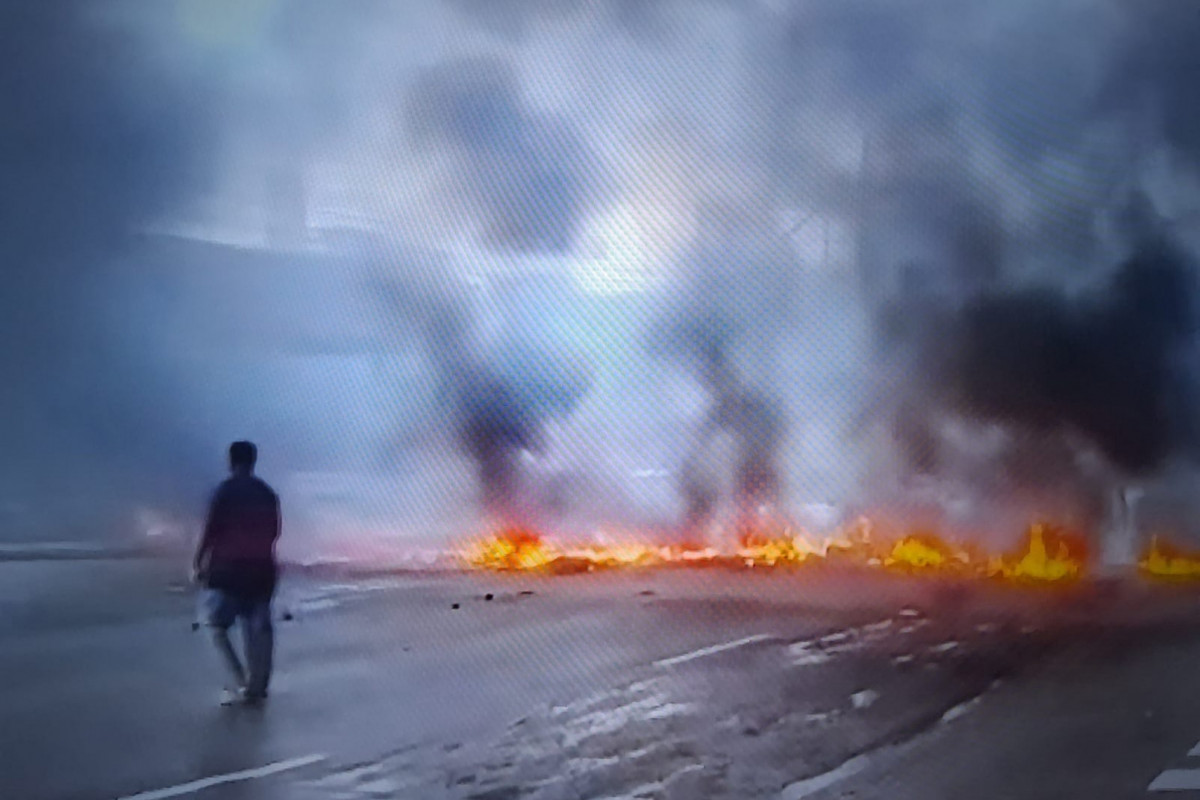De acordo com o Corpo de Bombeiros, uma viatura de combate a incêndio foi acionada ao local, por volta das 7h40, para dar apoio a Polícia Militar. (Foto: Reprodução / Redes Sociais) De acordo com o Corpo de Bombeiros, uma viatura de combate a incêndio foi acionada ao local, por volta das 7h40, para dar apoio a Polícia Militar./Foto: Reprodução / Redes Sociais