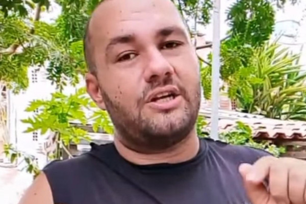 Vandeilson de Lima, de 32 anos, administra o abrigo