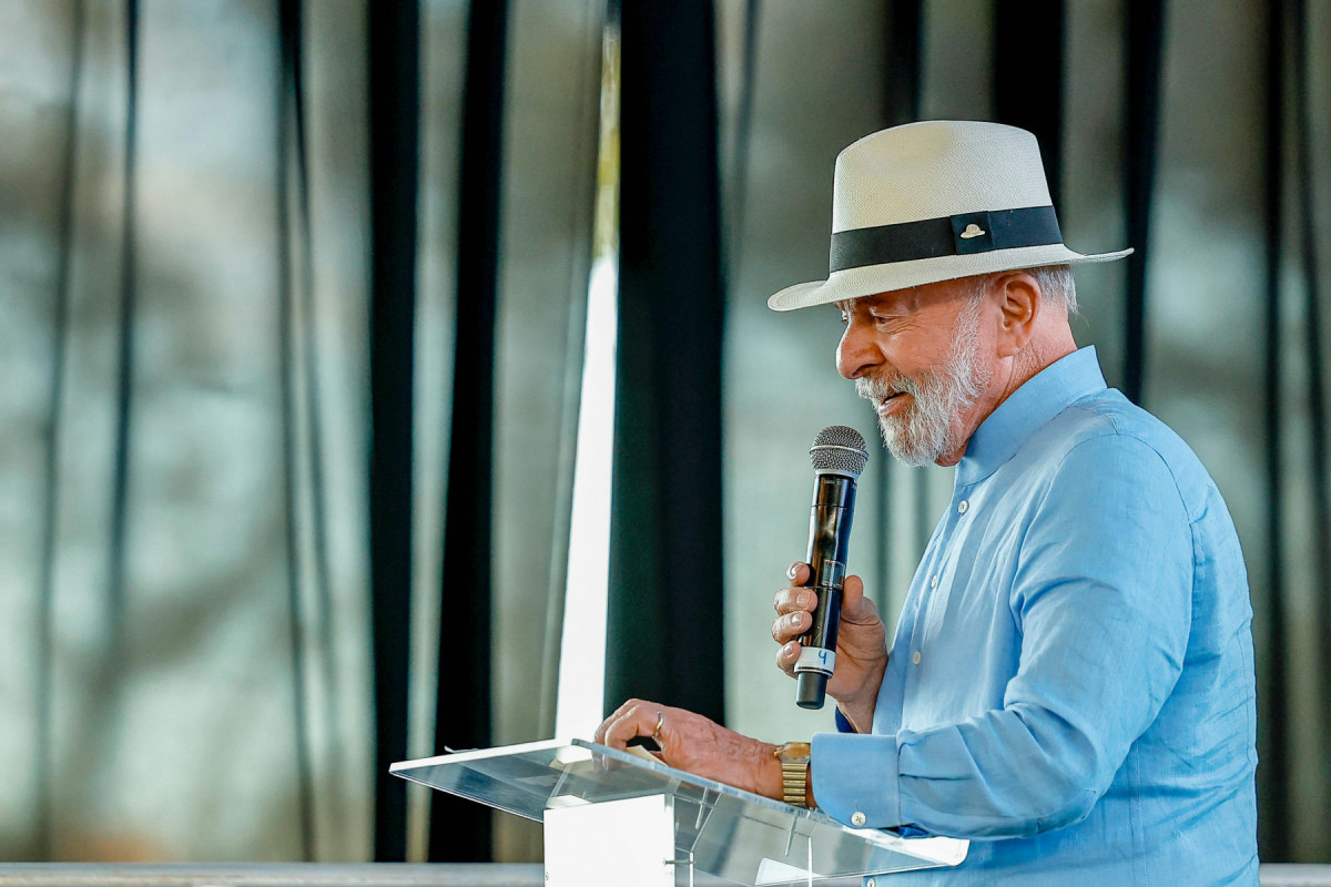12.06.2025 - Presidente da República, Luiz Inácio Lula da Silva, durante cerimônia de Entrega de Máquinas Agrícolas a Municípios de Minas Gerais no âmbito do Programa Nacional de Modernização e Apoio à Produção Agrícola (PROMAQ).