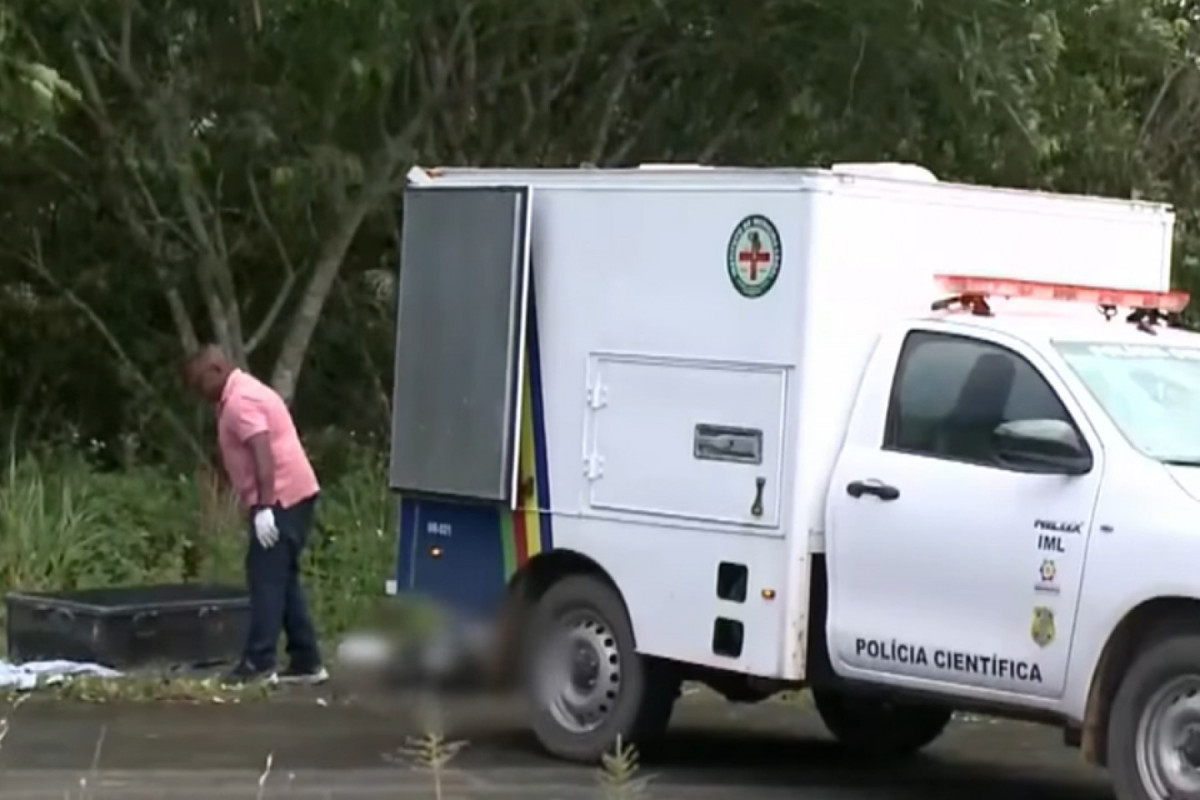 Corpos foram recolhidos pela Polícia Científica (REPRODUÇÃO/VÍDEO) Corpos foram recolhidos pela Polícia Científica/REPRODUÇÃO/VÍDEO